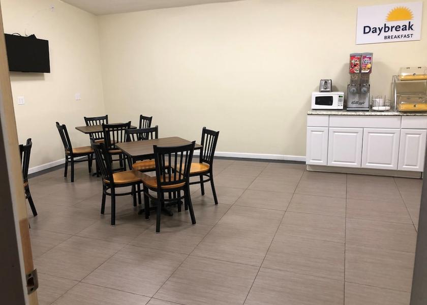 California Brawley Dining Area