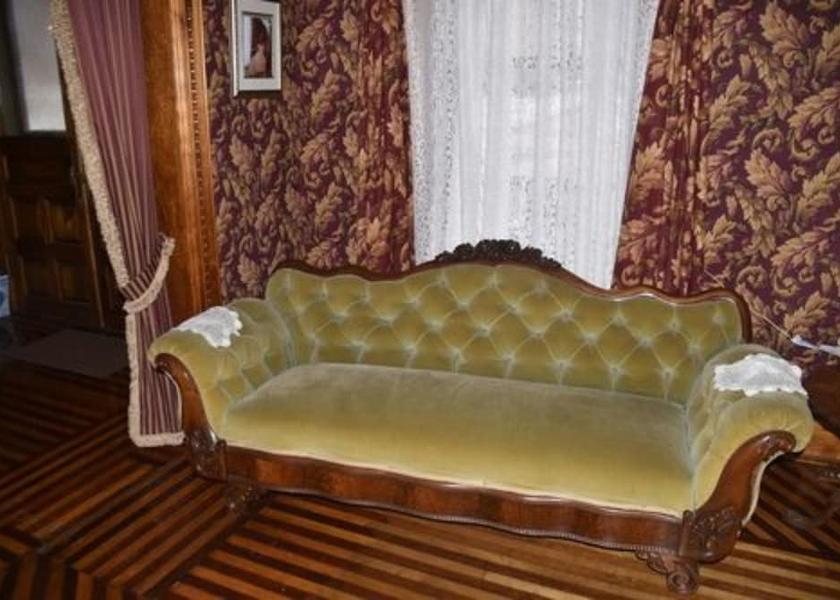 Ohio Leetonia Interior Entrance