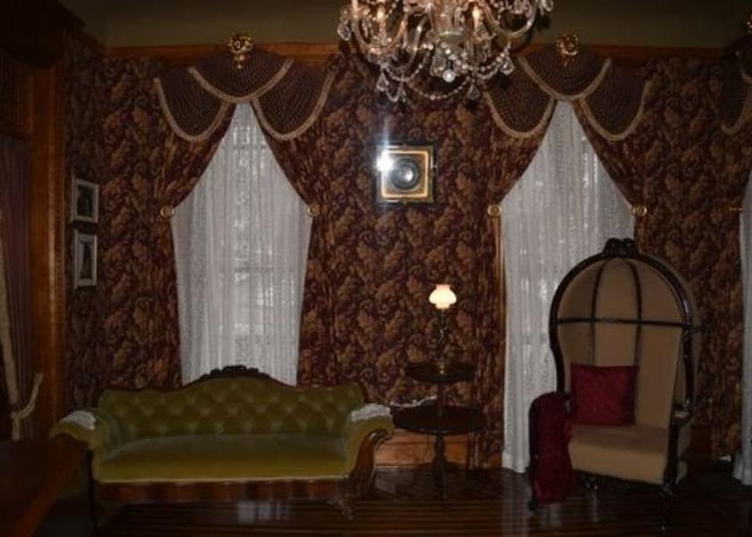 Ohio Leetonia Interior Entrance