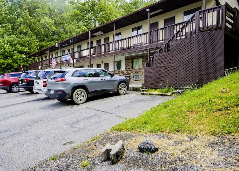 West Virginia Chapmanville Parking