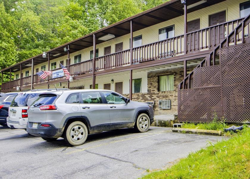 West Virginia Chapmanville Parking