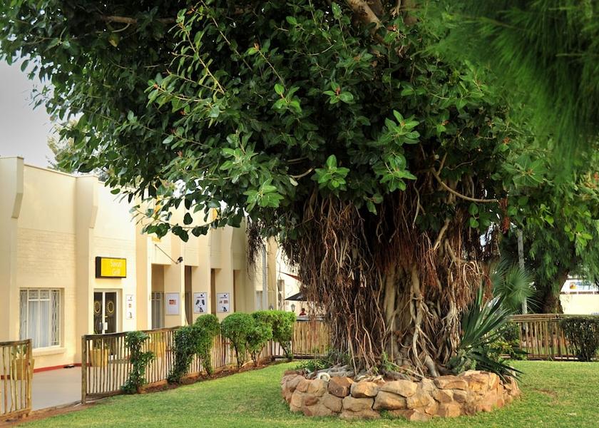 Central Palapye Exterior