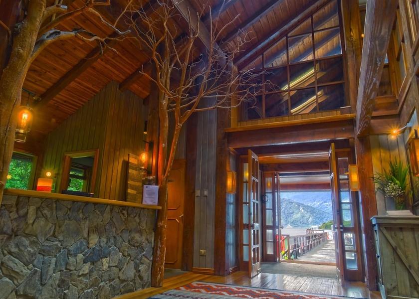 Aysén del General Carlos Ibáñez del Campo Region Cisnes Lobby