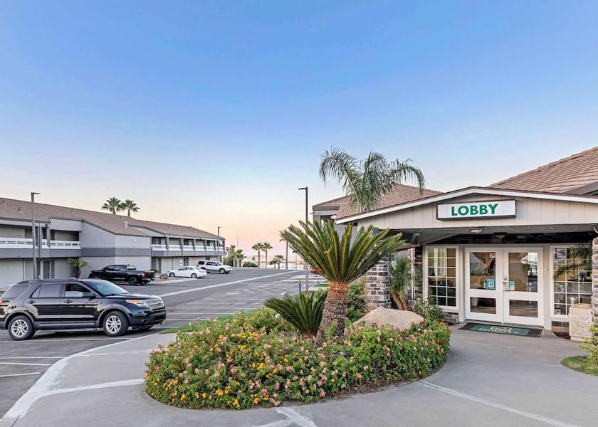California Kettleman City Exterior Detail