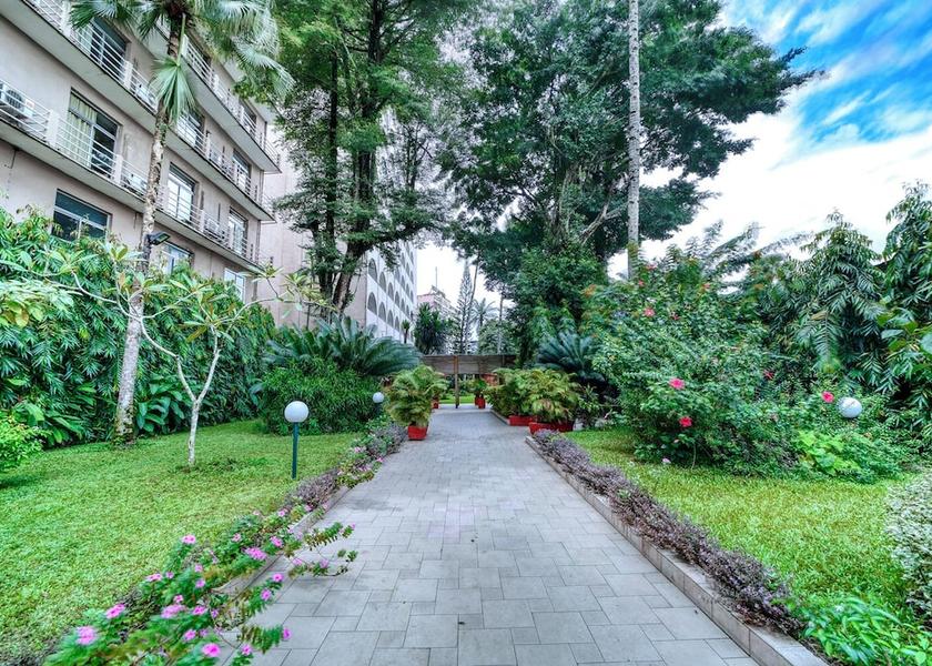  Douala Garden