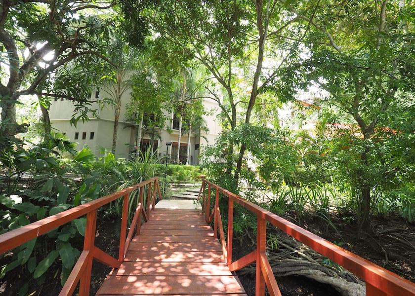 Puntarenas Jaco Exterior Detail