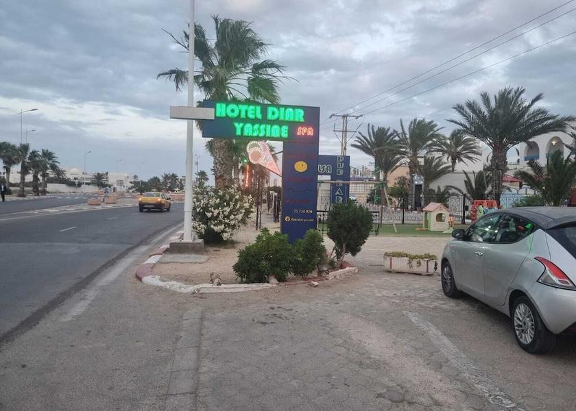  Midoun Exterior Detail