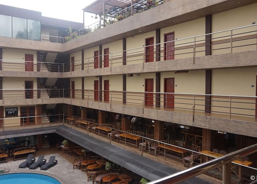 Central Luzon Angeles City Courtyard