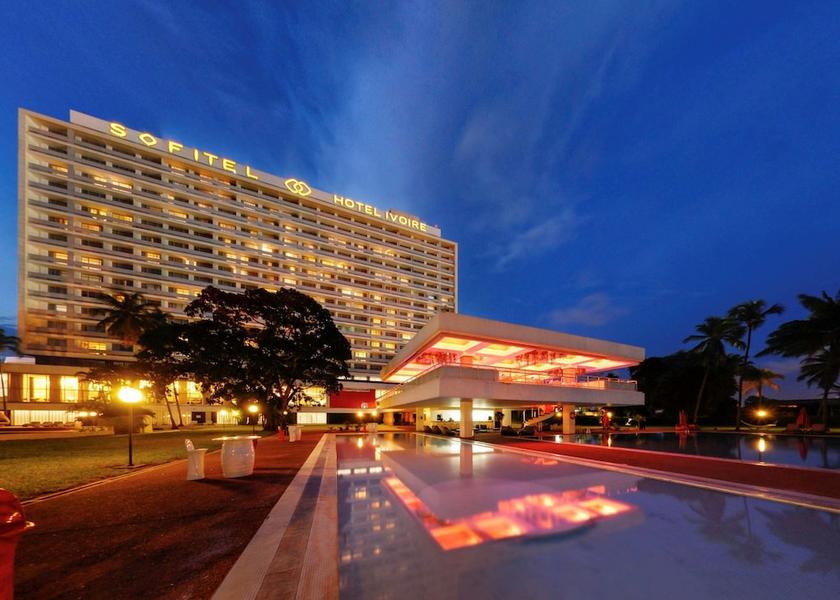  Abidjan Exterior Detail