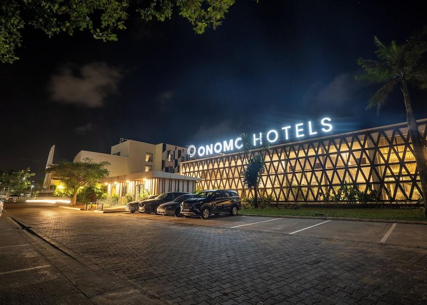 Abidjan Abidjan Front of property - evening/night