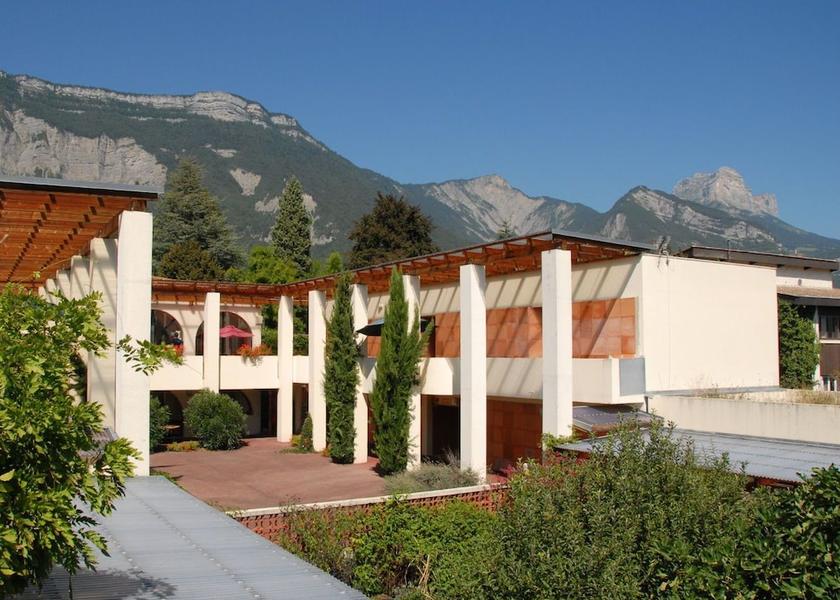 Auvergne-Rhône-Alpes Saint-Ismier Facade