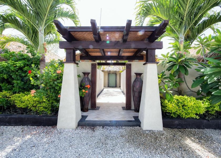  Rarotonga Courtyard
