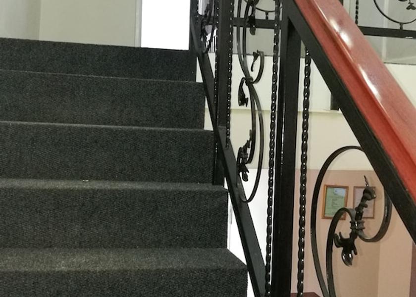  Livingstone Staircase