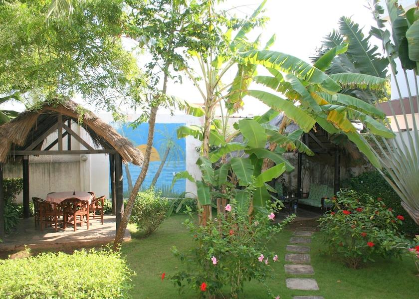  Lome Exterior Detail