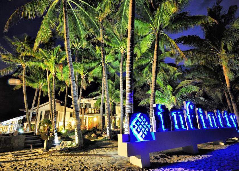  Puerto Galera Exterior Detail