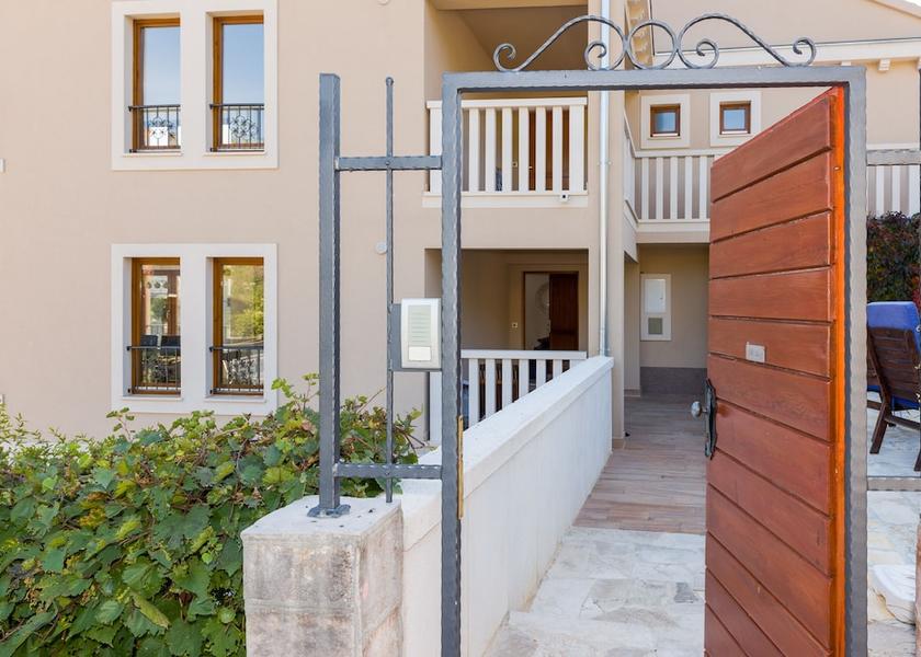 Split-Dalmatia Milna Entrance