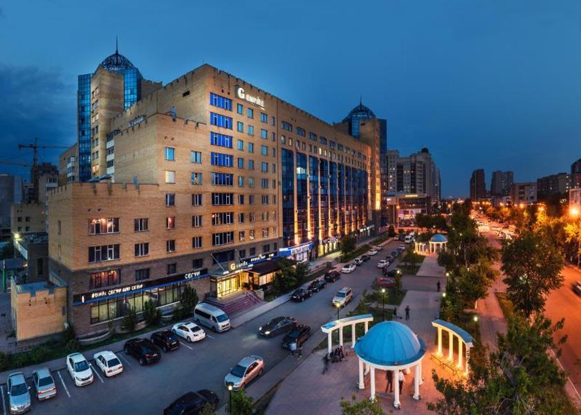  Astana Hotel Exterior