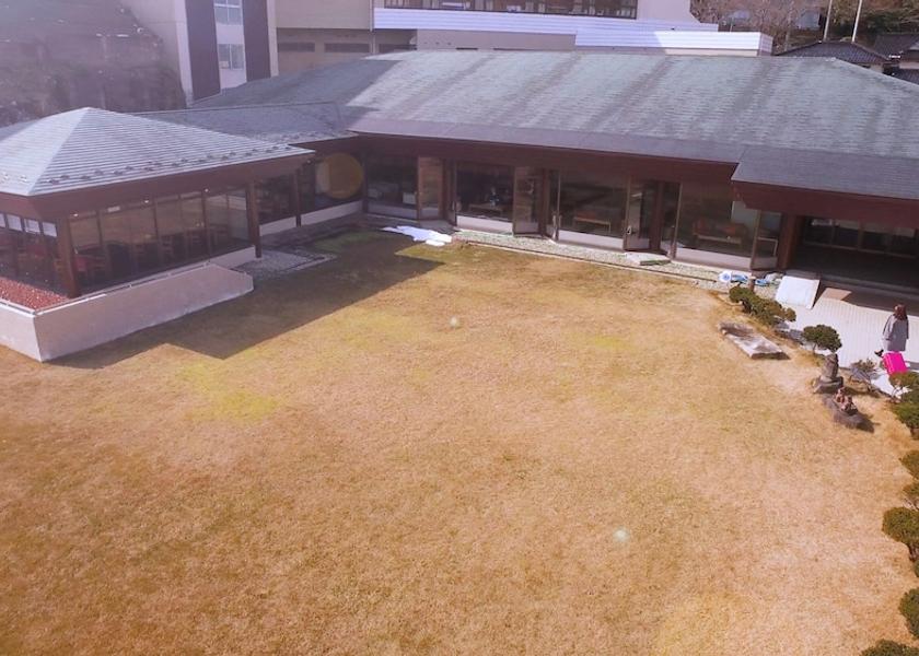 Toyama Himi Courtyard