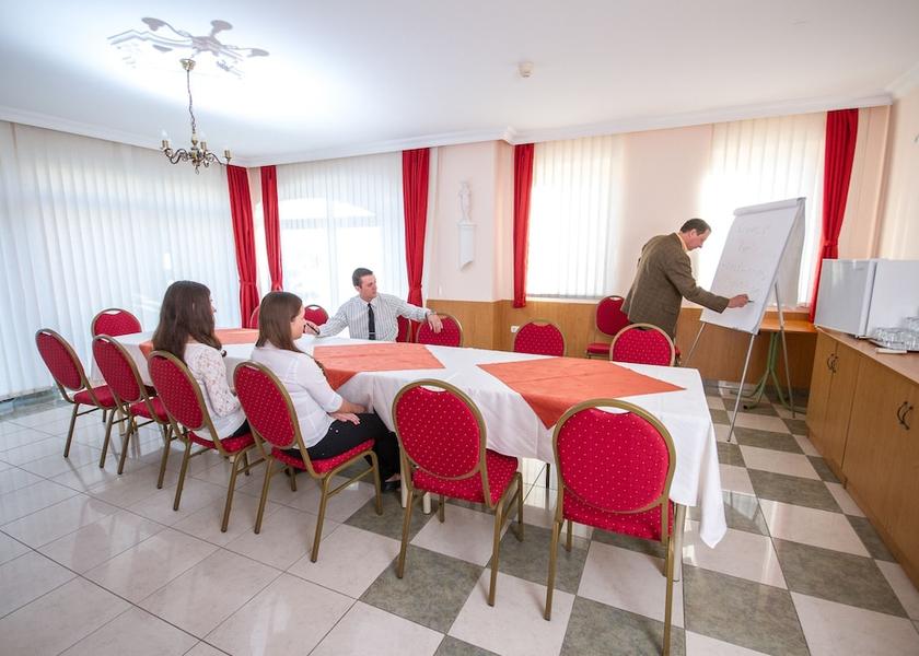  Debrecen Meeting Room