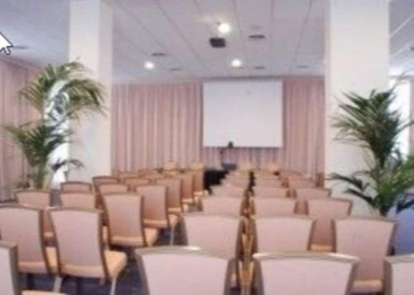 Marche Montecassiano Meeting Room