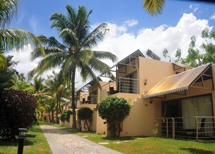 MU Flic-en-Flac Exterior Detail