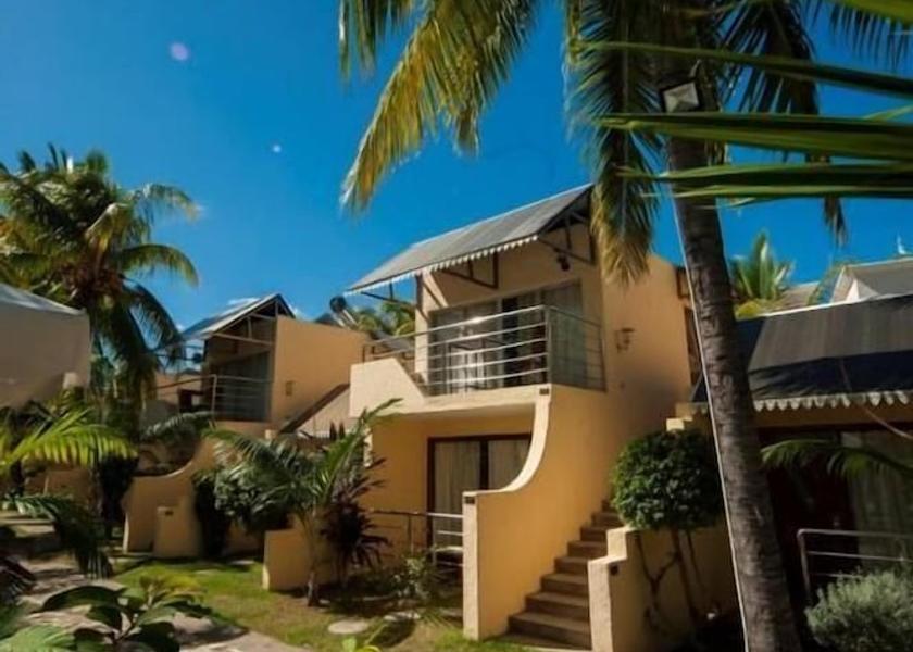 MU Flic-en-Flac Exterior Detail