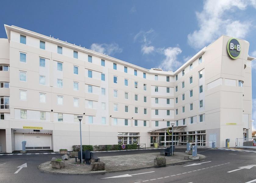 Île-de-France Roissy-en-France Front of property