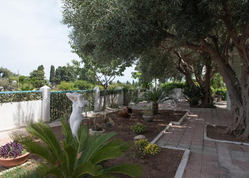 Calabria Ricadi Property Grounds
