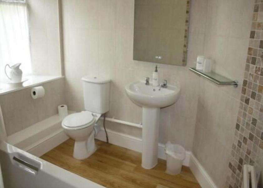 England Oakham Bathroom