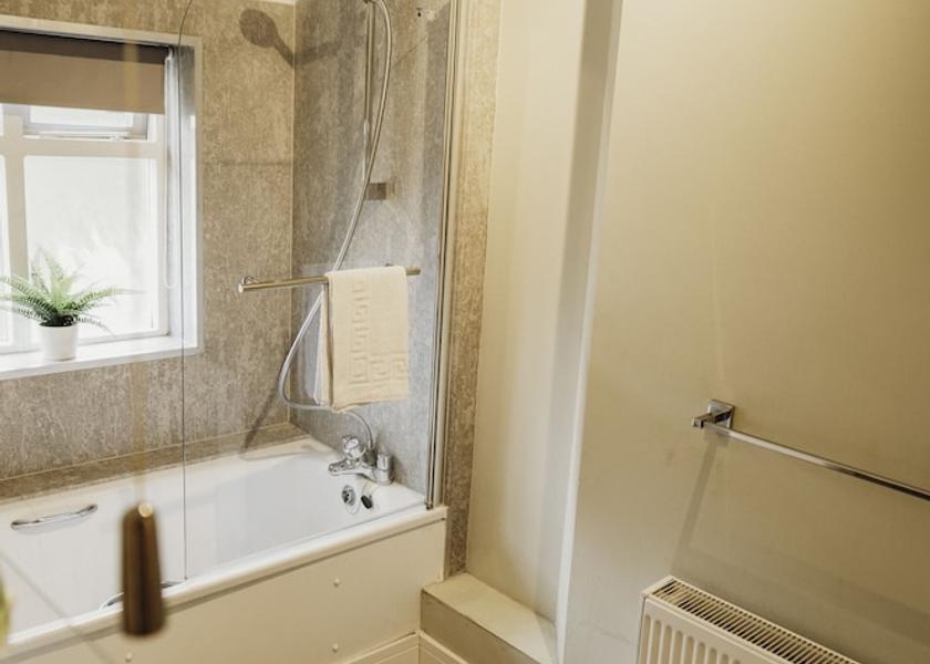 England Oakham Bathroom