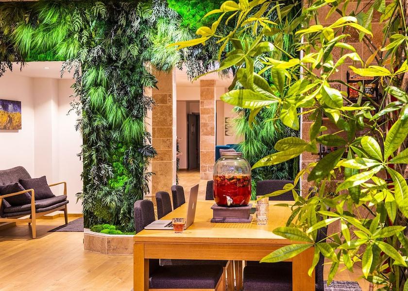 Ile-de-France Ennery Reception