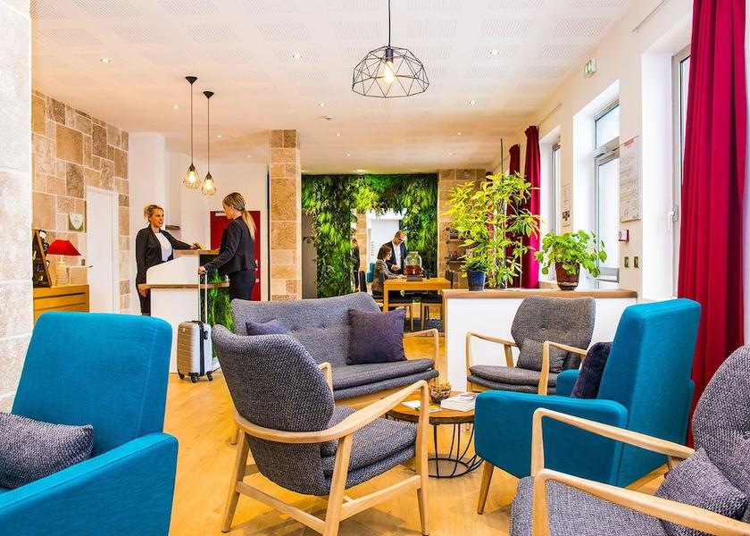 Ile-de-France Ennery Reception