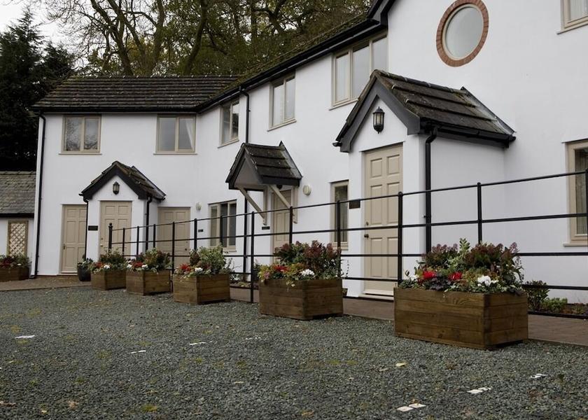 England Shrewsbury Exterior Detail