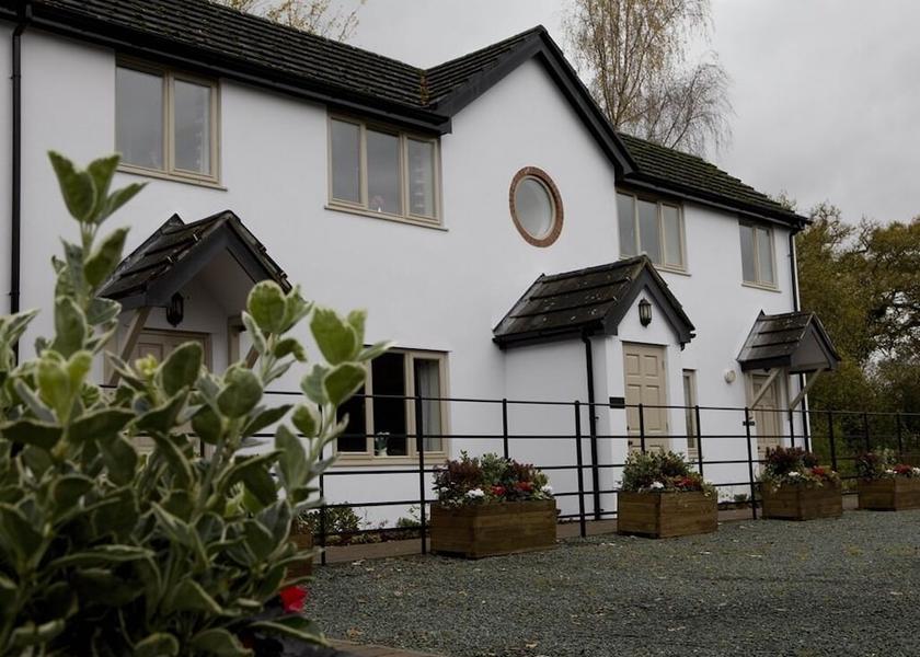 England Shrewsbury Exterior Detail