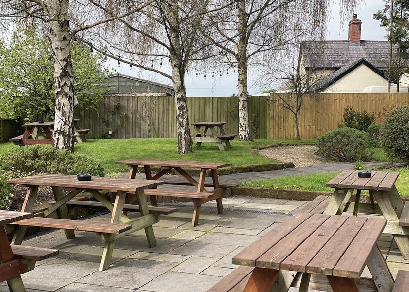 England Shrewsbury Exterior Detail