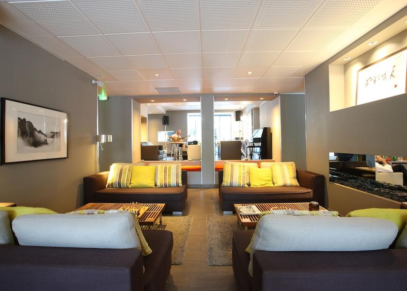 Auvergne-Rhone-Alpes Valence Bar