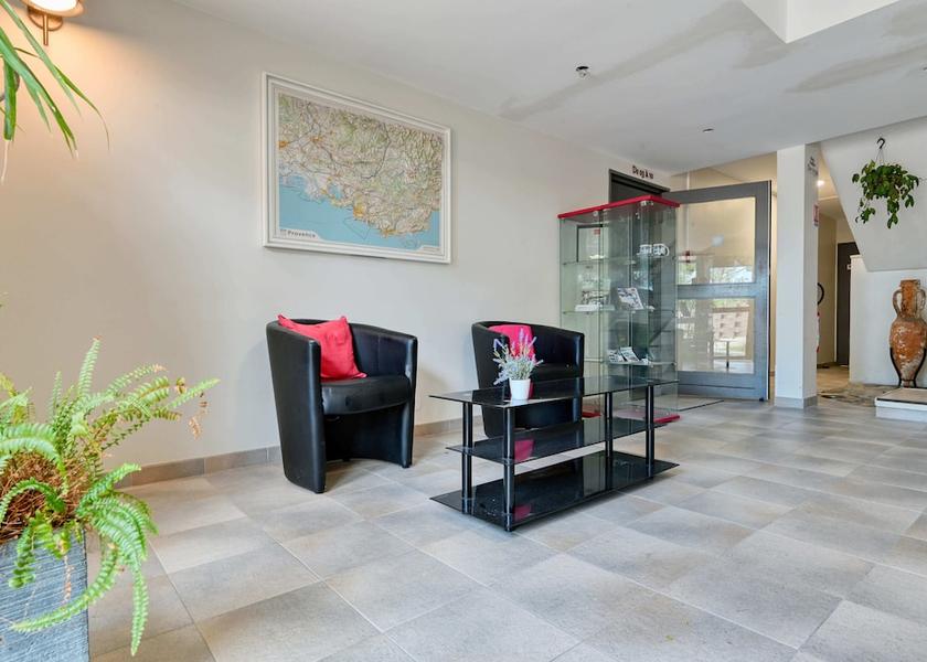 Provence - Alpes - Cote d'Azur Martigues Reception