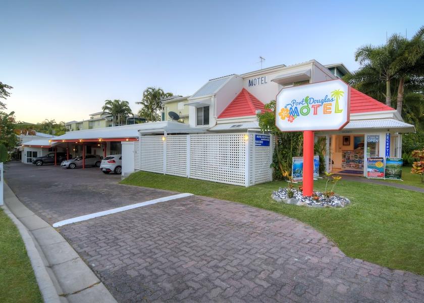 Queensland Port Douglas Front of property