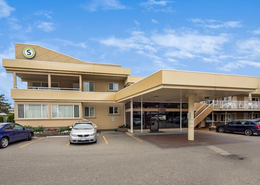 British Columbia Kelowna Entrance