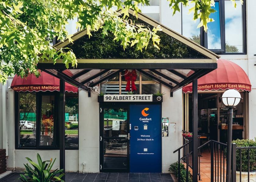Victoria Melbourne Facade