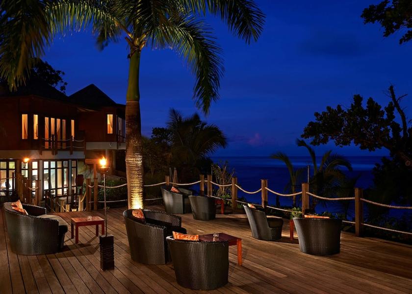  Mahé Island Bar (on property)