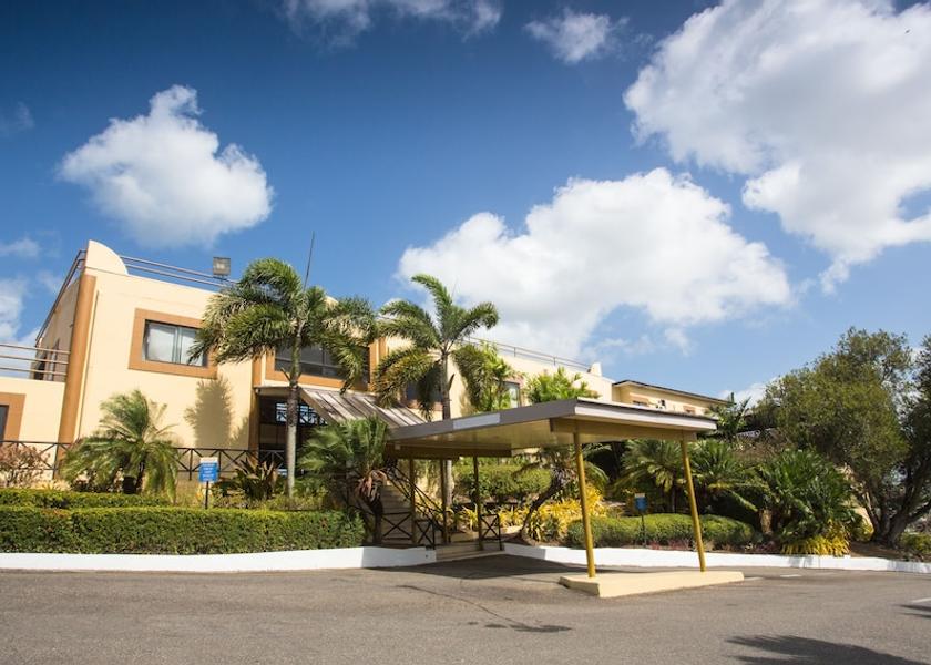  Claxton Bay Property Grounds