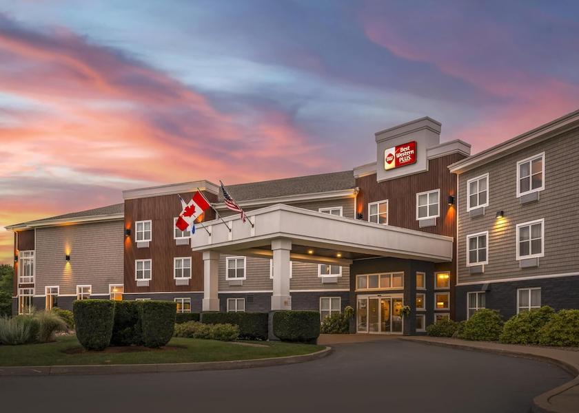 Nova Scotia Bridgewater Exterior Detail