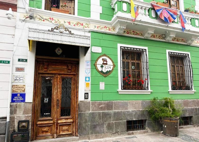 Pichincha Quito Front of property