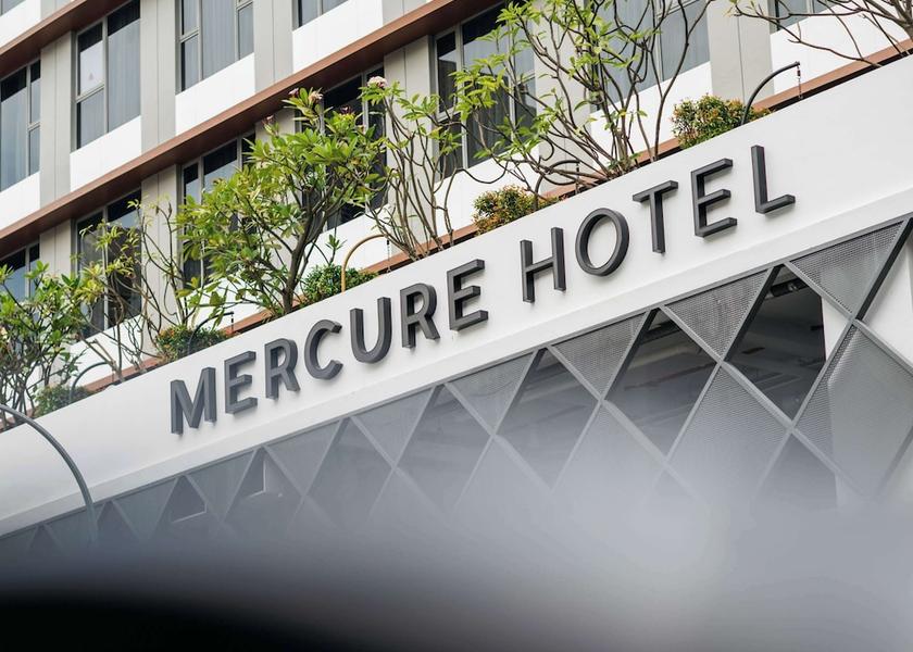  Singapore Exterior