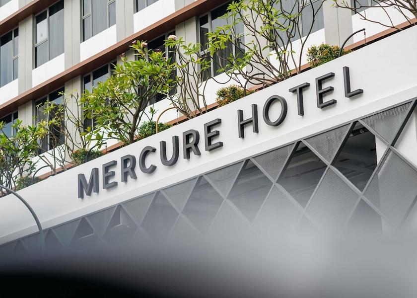  Singapore Exterior