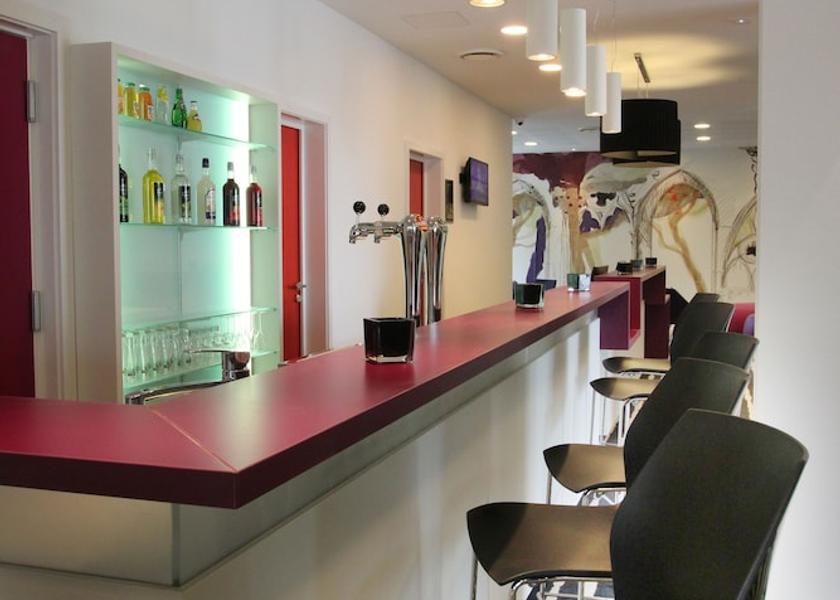 Grand Est Colmar Bar (on property)
