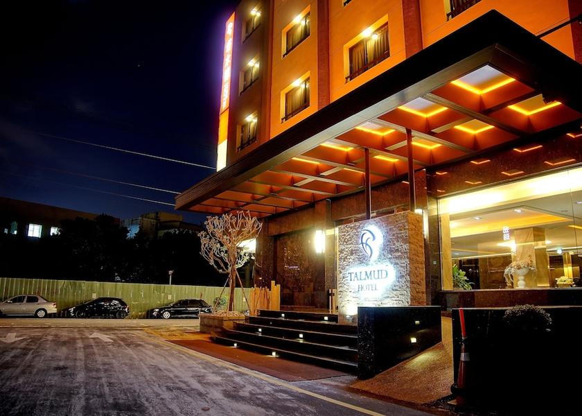  Taichung Property entrance