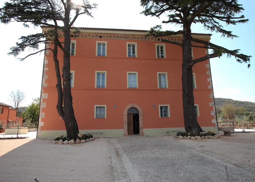 Umbria Gualdo Cattaneo Front of property