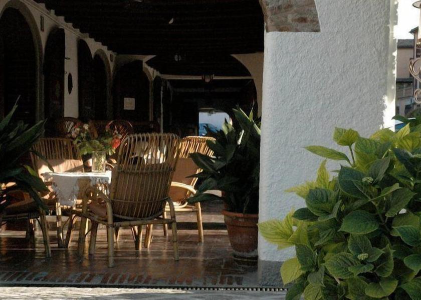 Emilia-Romagna Rubiera Dining Area